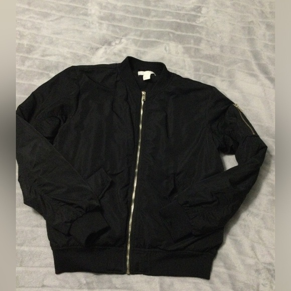 H&M Jackets & Blazers - H&M Black Bomber Jacket Size 2